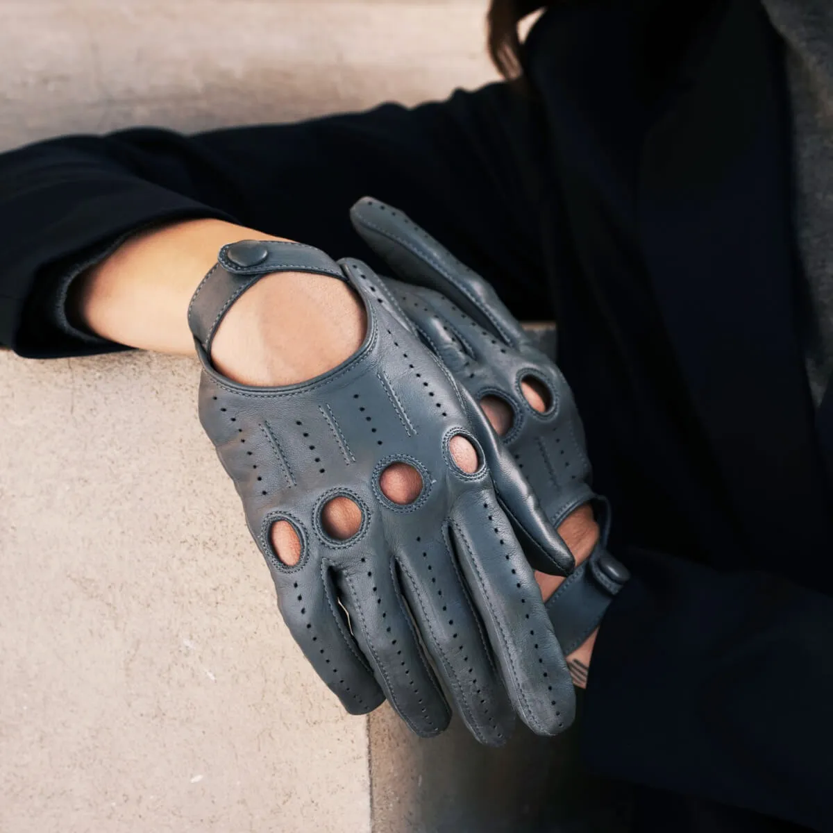 Alessa (grey) - classic Italian lambskin leather driving gloves