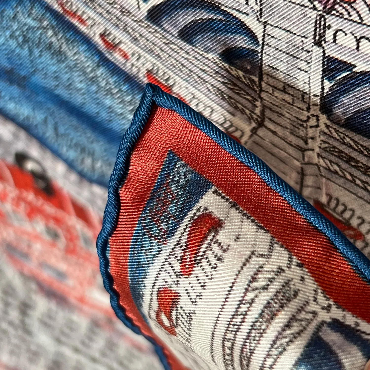 London-Square Scarf
