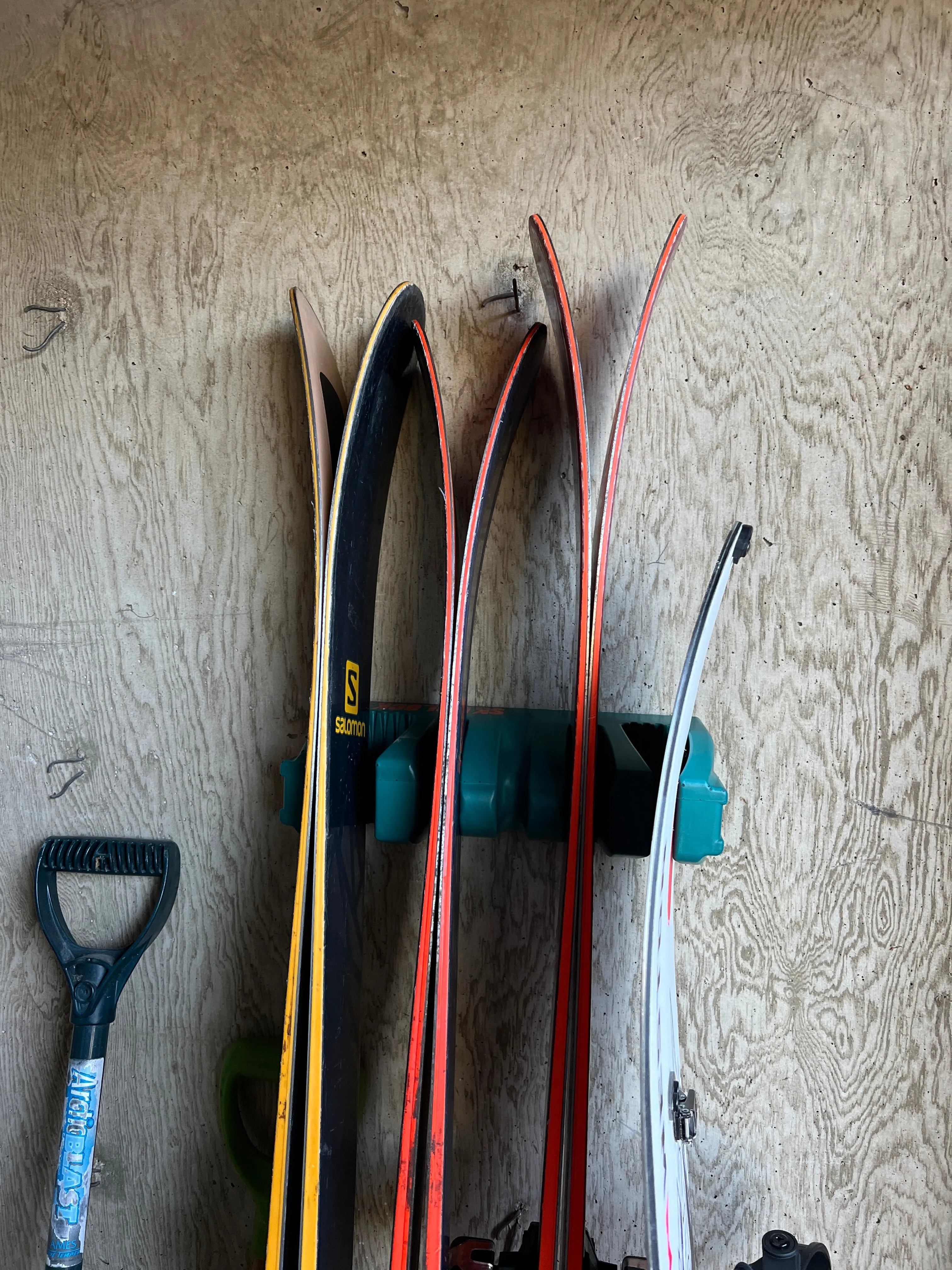 Pair Of SKI BLOCKS Magnetic